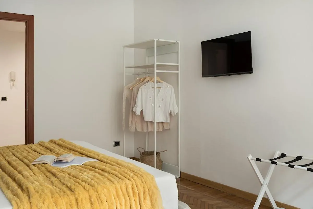Exclusive Design Apartment - Duomo - Free Parking Μιλάνο