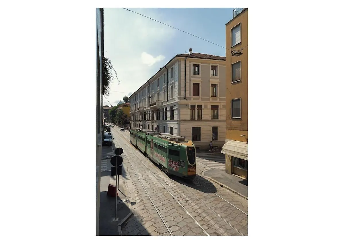 Exclusive Design Apartment - Duomo - Free Parking Milano